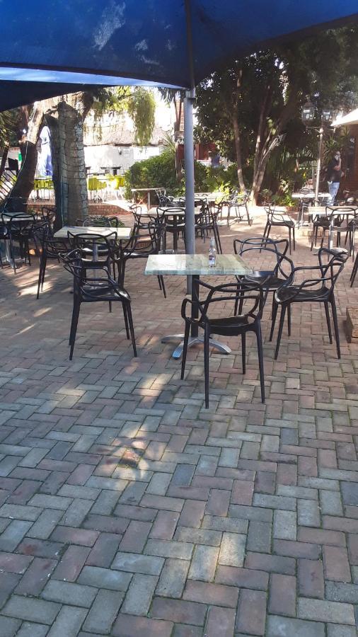 Carletonville Suits Guest House & Bar מראה חיצוני תמונה